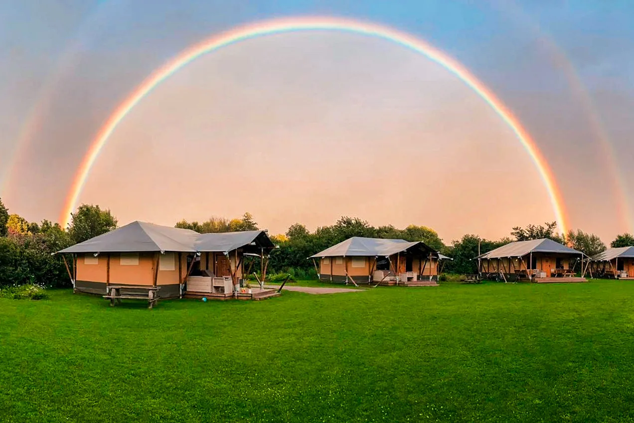 Regenboog geluk Glamping de Bosweide